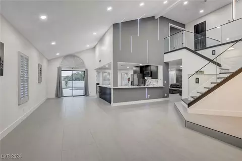 9713 Horizon Hills Dr, Las Vegas, NV 89117