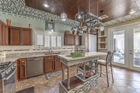 220 Du Fort Ave, Henderson, NV 89002