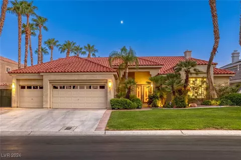 8801 Robinson Ridge Dr, Las Vegas, NV 89117