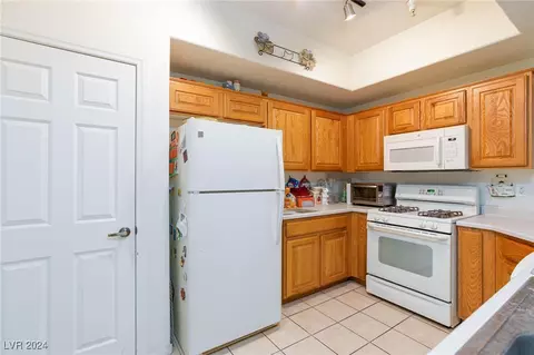 5855 Valley Dr #1028, North Las Vegas, NV 89031
