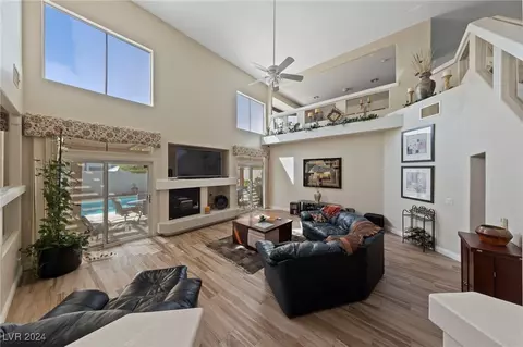 8713 W Gilmore Ave, Las Vegas, NV 89129