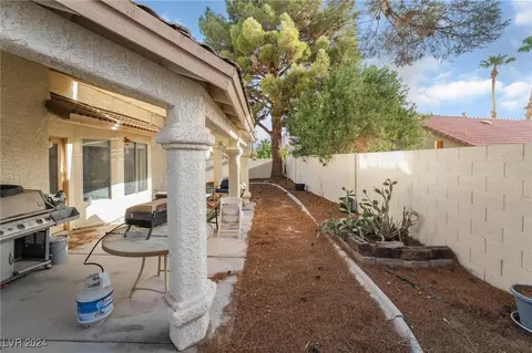 Exterior - 1832 Ruby Ln, Henderson, NV 89014 photo 6 of 8