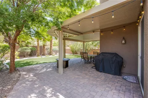 7520 Evening Melody Ct, Las Vegas, NV 89178
