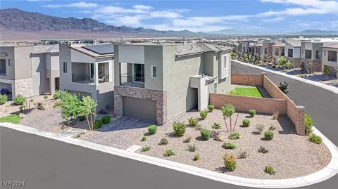 8826 Roadrunner Ravine St, Las Vegas, NV 89166