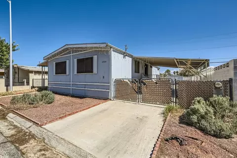 1724 Charnut Ln, Las Vegas, NV 89115