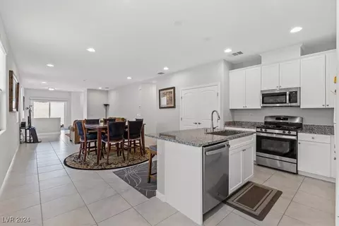 7024 Atwood Peaks Ave, Las Vegas, NV 89113