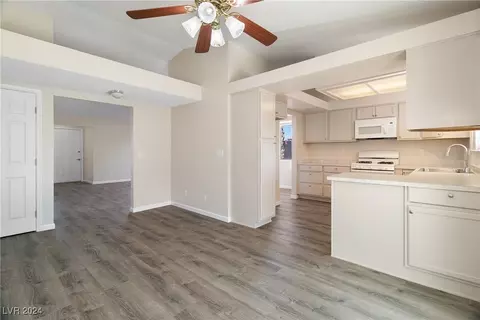 3269 Ocotillo Dr, Laughlin, NV 89029 photo 9