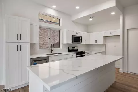 10713 Cedar Creek Ave, Las Vegas, NV 89134