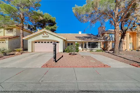 825 Rising Star Dr, Henderson, NV 89014