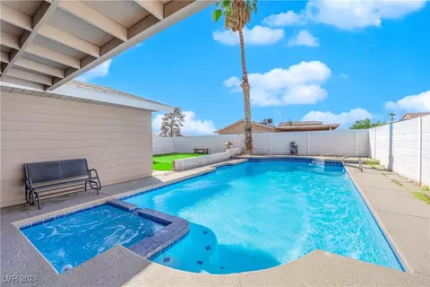 4657 Warner Pl, Las Vegas, NV 89115