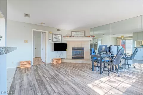 5350 Rod Ct #103, Las Vegas, NV 89122