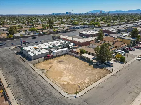 Thomas Ave, North Las Vegas, NV 89030