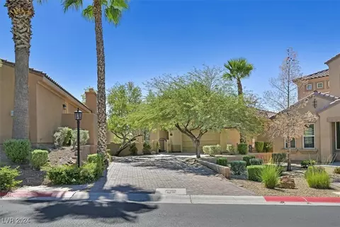 43 Avenza Dr, Henderson, NV 89011