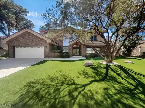 17 Hummingbird Ln, Henderson, NV 89014