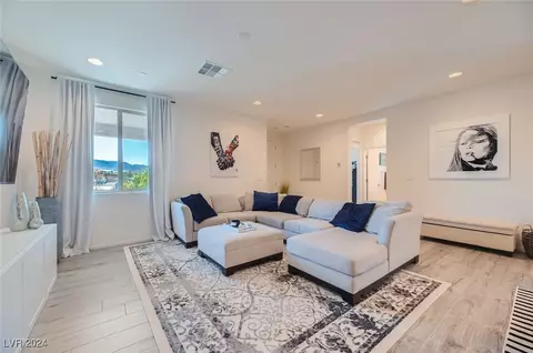980 E Sunset Rd, Henderson, NV 89011 photo 6