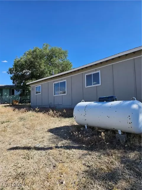 310 Arizona St, Tonopah, NV 89049