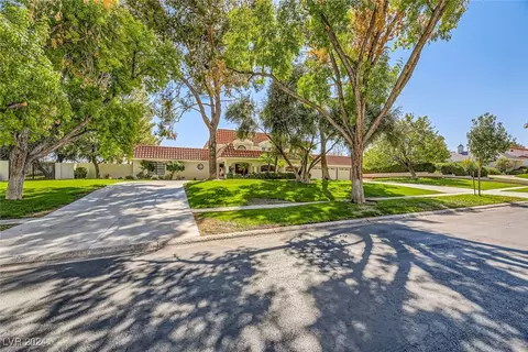 31 Quail Hollow Dr, Henderson, NV 89014