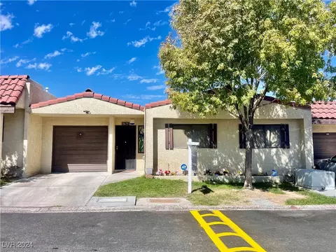 5675 Hobble Creek Dr, Las Vegas, NV 89120