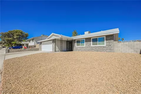 4372 Del Santos Dr, Las Vegas, NV 89121