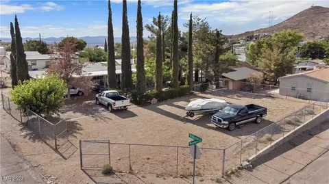 282 E Hobson St, Searchlight, NV 89046