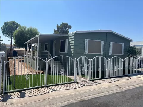 3325 Death Valley Dr, Las Vegas, NV 89122