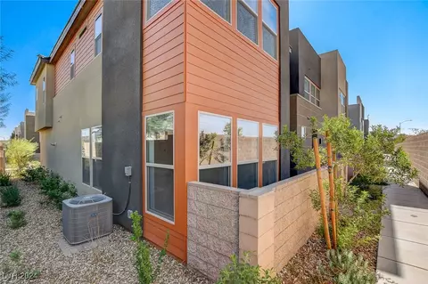 9807 Ravenstone St, Las Vegas, NV 89141