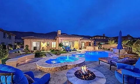 62 Grand Masters Dr, Las Vegas, NV 89141