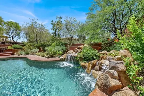 9943 Peak Lookout St, Las Vegas, NV 89178