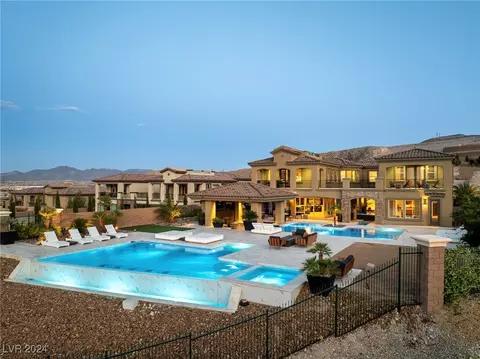 36 Olympia Ridge Dr, Las Vegas, NV 89141