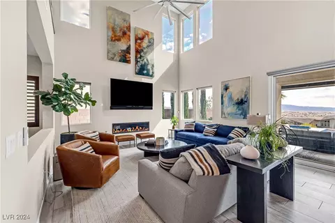 39 Hilltop Crest St, Henderson, NV 89011