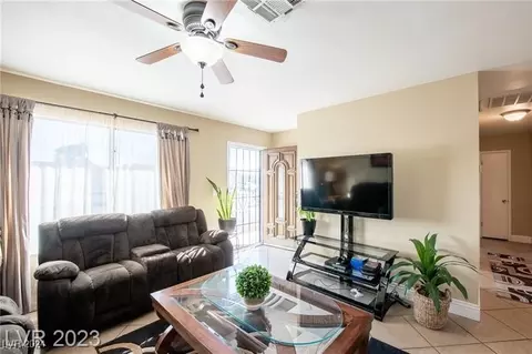 409 E Barrett St, Henderson, NV 89011