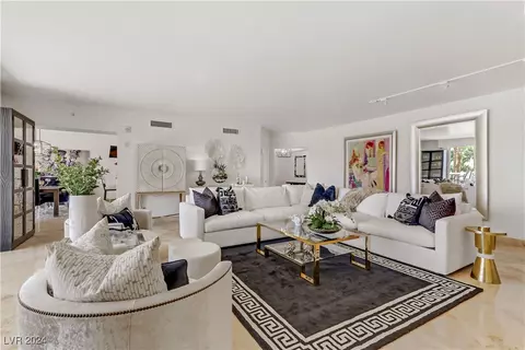 2857 Paradise Rd #402, Las Vegas, NV 89109