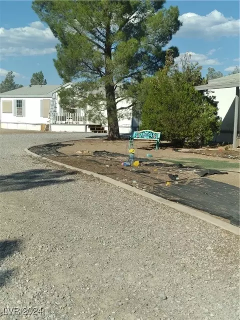 1140 E Pluto St, Pahrump, NV 89048