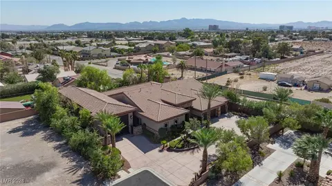 7190 Crowntop Cir, Las Vegas, NV 89118
