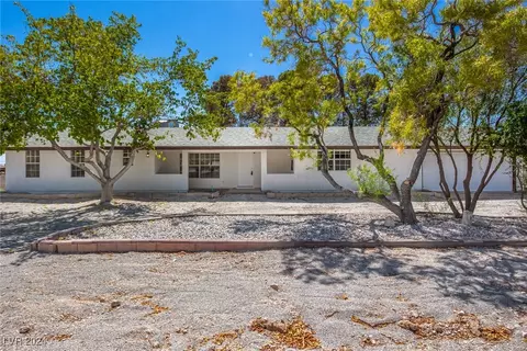 9035 W Hammer Ln, Las Vegas, NV 89149