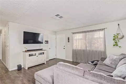 3594 Villa Knolls East Dr, Las Vegas, NV 89120