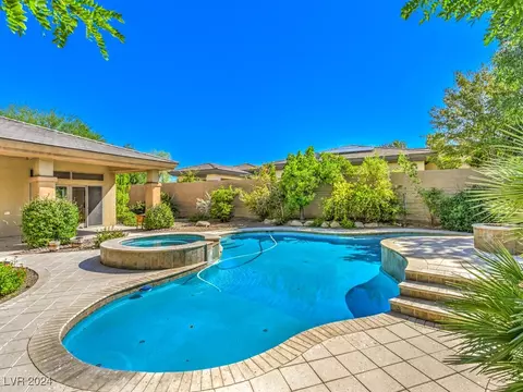 1 Marsh Landing Ct, Henderson, NV 89052