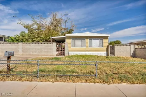 4742 Fiesta Way, Las Vegas, NV 89121