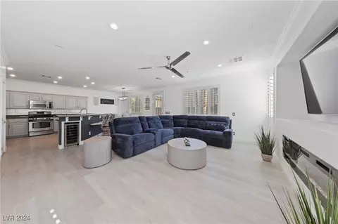 556 Foster Springs Rd, Las Vegas, NV 89148