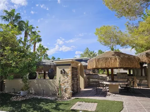 8175 Arville St #15 & 16, Las Vegas, NV 89139