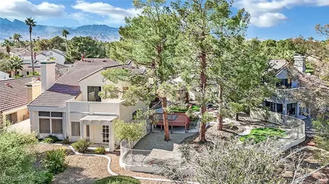 5281 Crooked Valley Dr, Las Vegas, NV 89149