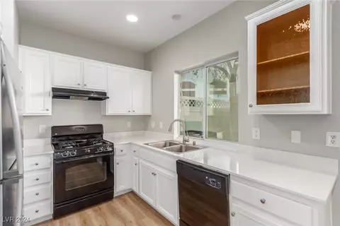 1550 Evening Spirit Ave, Las Vegas, NV 89183
