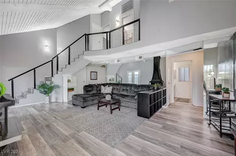 4028 Village Sq, Las Vegas, NV 89121