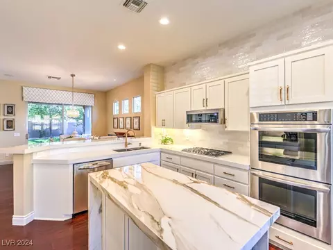 43 Moraine Dr, Henderson, NV 89052