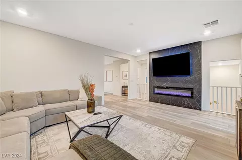 5833 Becklow Gardens Ave, Las Vegas, NV 89141