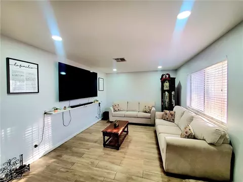 848 Mantis Way #2, Las Vegas, NV 89110