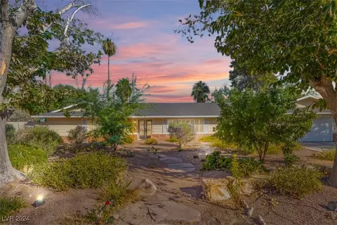 3698 Meadowcrest Dr, Las Vegas, NV 89121