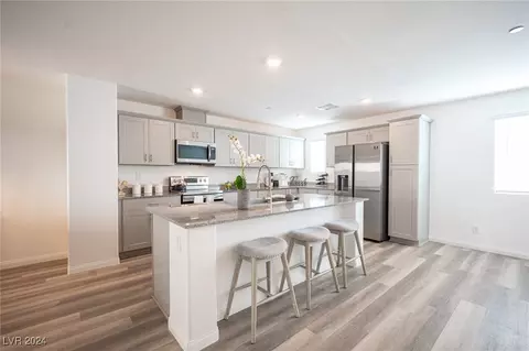 2824 Mariner Turquoise Ln #4, Las Vegas, NV 89183