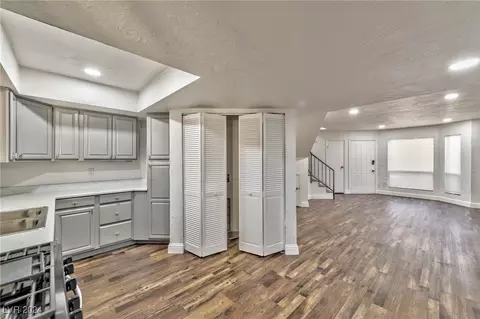 523 Kristin Ln, Henderson, NV 89011