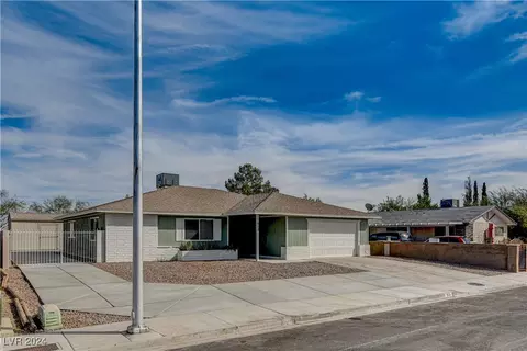 913 Alan Shepard St, Las Vegas, NV 89145